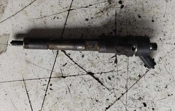 Toyota Corolla E120 E130 Fuel injector 0445110221