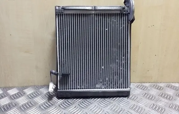 Toyota Avensis T270 Air conditioning (A/C) radiator (interior) 
