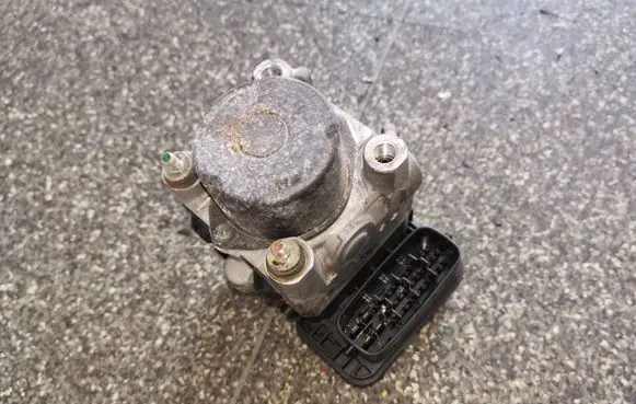 Toyota RAV 4 (XA20) ABS Pump 4451042080 8954142050 1338000020