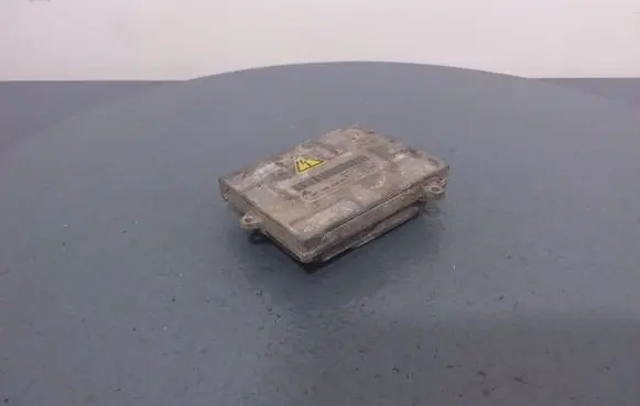 Volvo S40 Voltage converter/converter module 1307329098