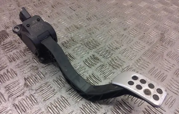 Peugeot RCZ Accelerator throttle pedal 9687770480