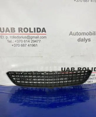 Opel Astra H Front bumper lower grill 13225758