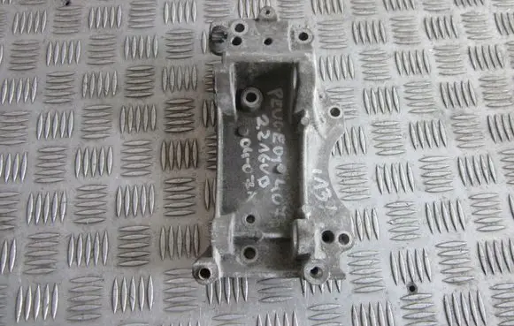 Peugeot 407 Generator/alternator bracket 9648735580