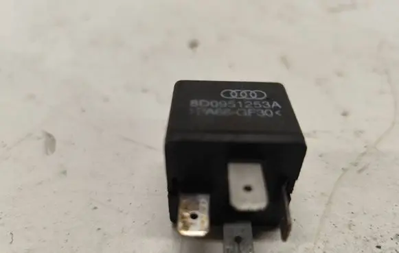 Audi A4 S4 B5 8D Other relay 8D0951253A