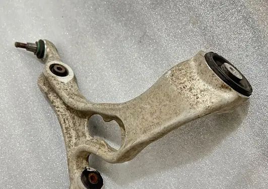 Front lower control arm/wishbone