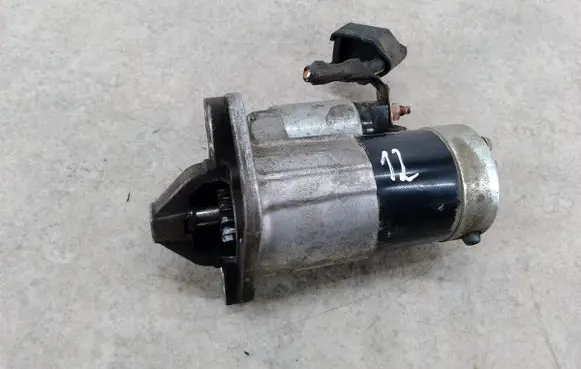 Nissan Qashqai Starter motor 8200584675