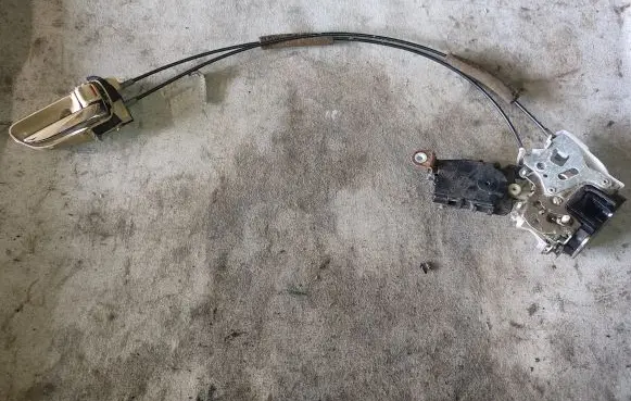 Subaru B9 Tribeca Rear door lock