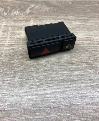 BMW X5 E53 Hazard light switch 8368920