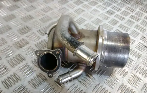 Volkswagen Golf VII EGR valve cooler 04L131512D