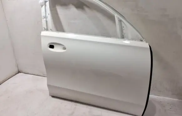 Mercedes-Benz GLE W167 Front door A1677200600