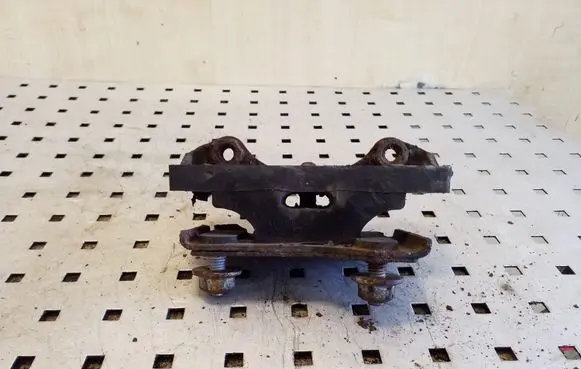Opel Sintra Gearbox mount