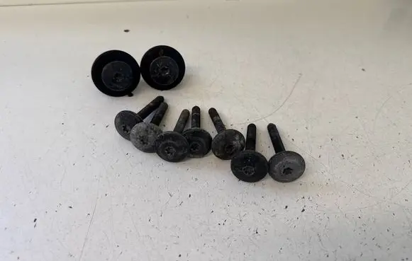 Opel Vivaro Front passenger seat rail trim