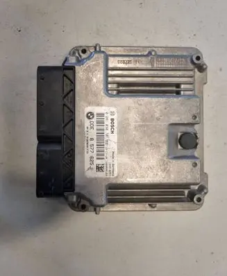 BMW 1 F20 F21 Engine control unit/module ECU DDE8577625