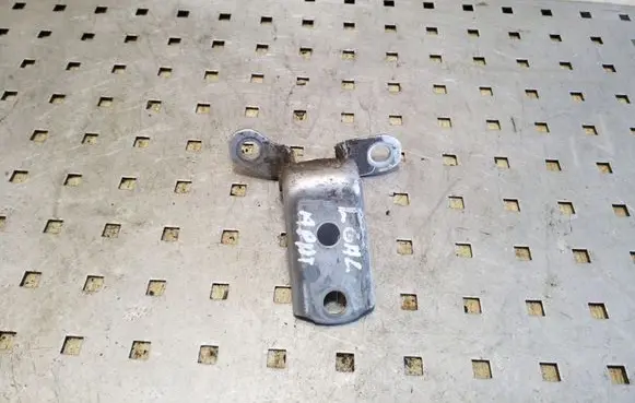 Toyota Avensis Verso Rear door lower hinge