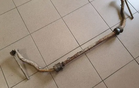 Toyota Avensis T270 Front anti-roll bar/sway bar