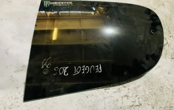 Peugeot 206 Rear side window