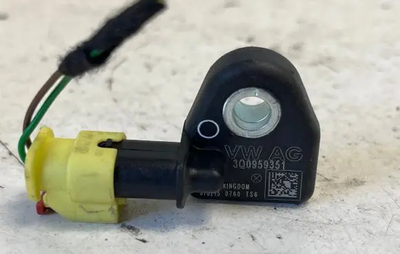 Volkswagen PASSAT B8 Airbag deployment crash/impact sensor 3Q0959351