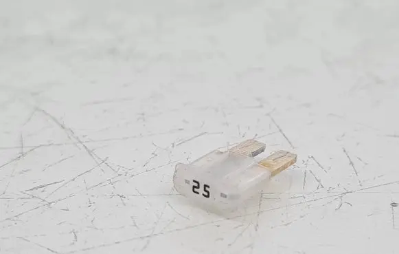 Land Rover Defender Fuse 