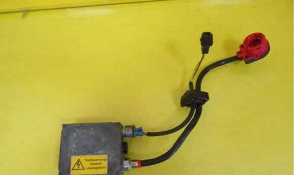 Mercedes-Benz E W210 Voltage converter/converter module 