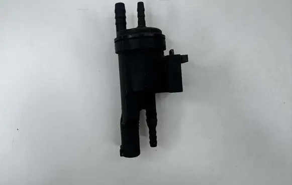 Mercedes-Benz Vito Viano W638 Valve vacuum 0025401497