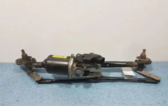Hyundai Accent Front wiper linkage and motor 98110-1g000