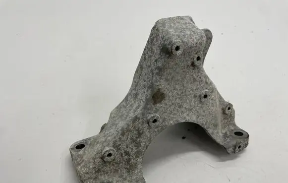BMW 4 F32 F33 Engine mounting bracket 6788616