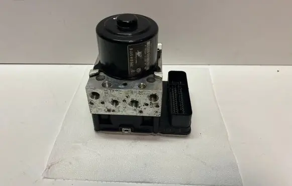 Volkswagen Touareg II ABS Pump 7P0907379G 7P0614517G