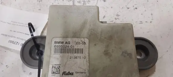 BMW 5 E60 E61 Antenna control unit 693502401 21367510