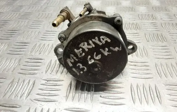 Opel Meriva B Vacuum pump 55193232