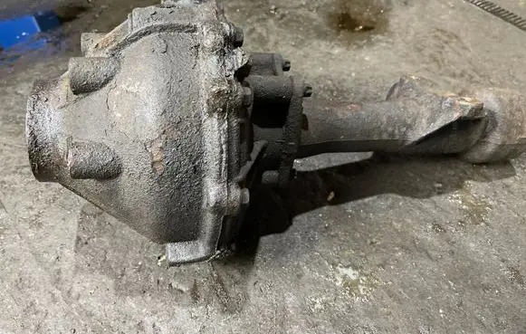 Toyota Land Cruiser (J120) Front differential 