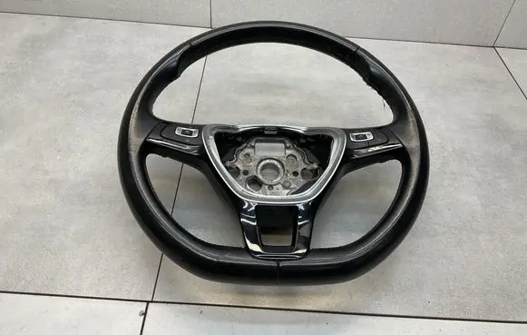 Volkswagen PASSAT B8 Steering wheel 