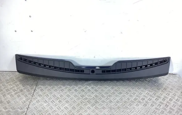 Porsche Cayenne (92A) Dashboard glove box trim 7P5858365