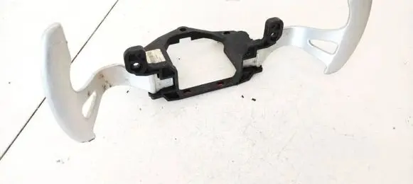 Steering wheel buttons/switches