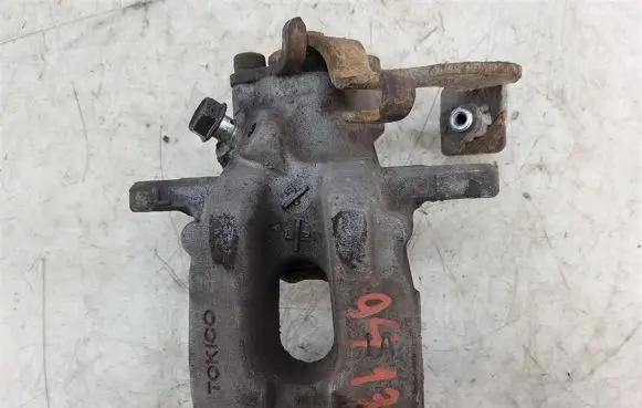 Toyota Verso-S Rear brake caliper