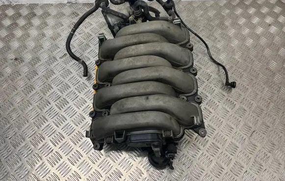 Audi A8 S8 D4 4H Intake manifold 079133185CJ 077133062A