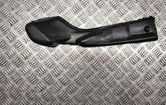Volvo V70 Fender foam support/seal 8684736