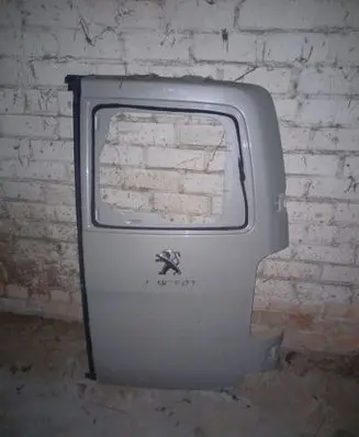Peugeot Traveller Rear door 0117388