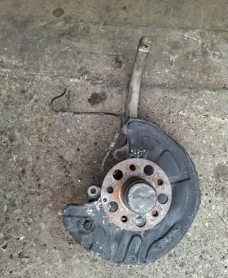 Mercedes-Benz E W211 Front wheel hub spindle knuckle