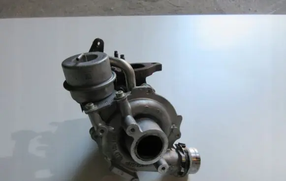 Infiniti Q30 Turbo 16411014770