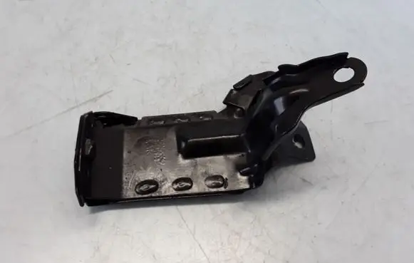 Volvo V60 Radiator mount bracket