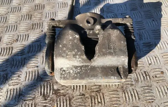 Mercedes-Benz C W205 Front brake caliper