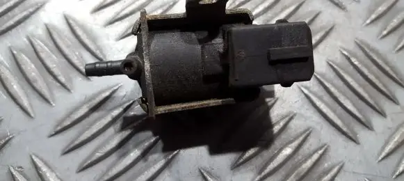 Audi A4 S4 B5 8D Turbo solenoid valve 026906283h
