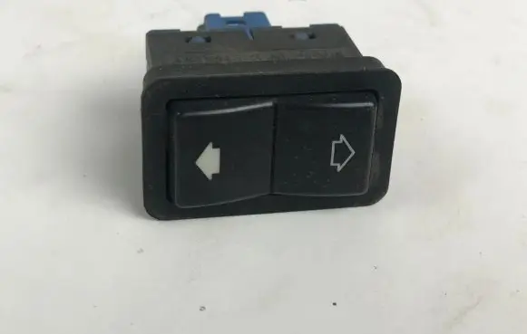 BMW 5 E39 Electric window control switch 8368932