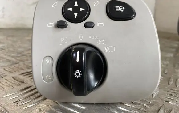 Mercedes-Benz CLK A209 C209 Light switch A2035450704