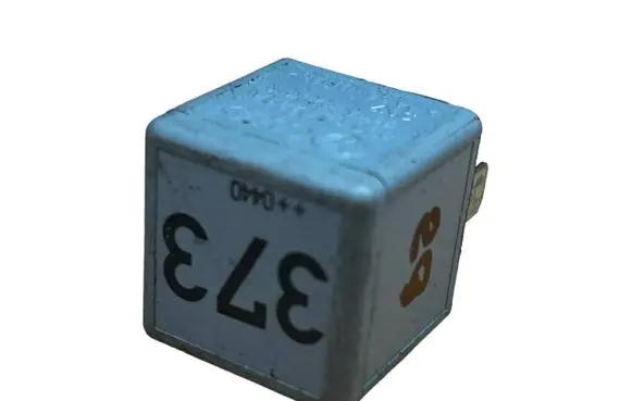 Skoda Superb B5 (3U) Other relay 8D0951253A V23134B52X301