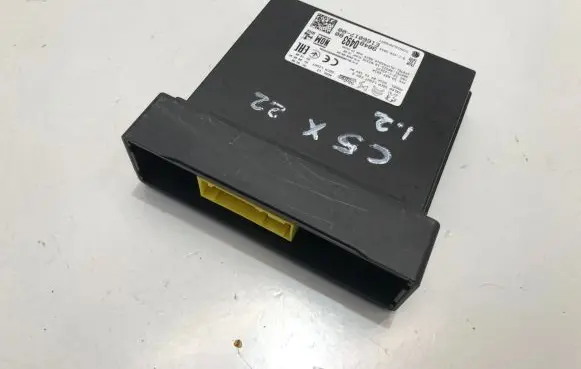 Citroen C5 X Rear light relay 9848049380