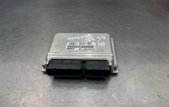 Audi A4 S4 B6 8E 8H Engine control unit/module 8E0909557A 26SA7966 0261207286