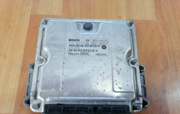 Chrysler Voyager Engine control unit/module P05094285AC 0281012121 1039S088