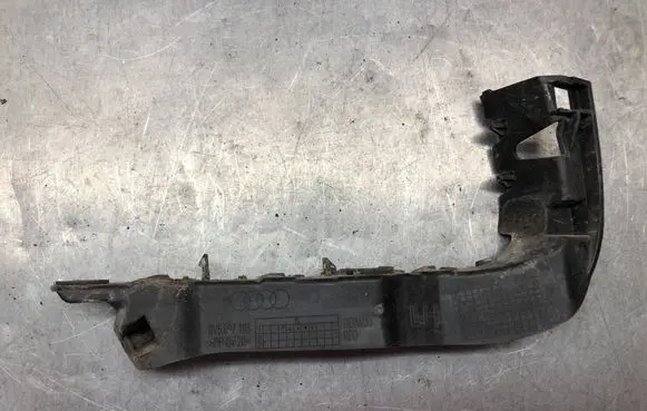 Audi A3 S3 8V Front bumper mounting bracket 8V5807183