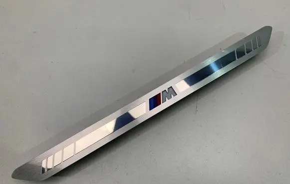 BMW X7 G07 Foot area side trim 8069271